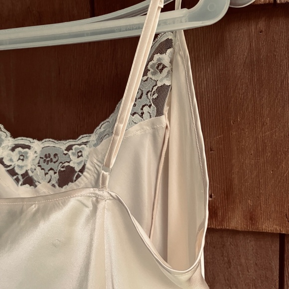 Victoria's Secret Ivory Lace Camisole - Picture 9 of 10